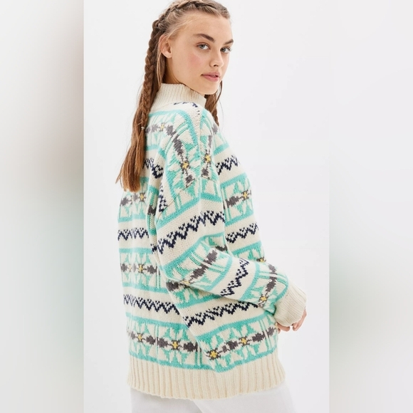 American Eagle Outfitters Mint and Cream Patterned Sweater EUC Medium PTP 27 - Picture 1 of 8